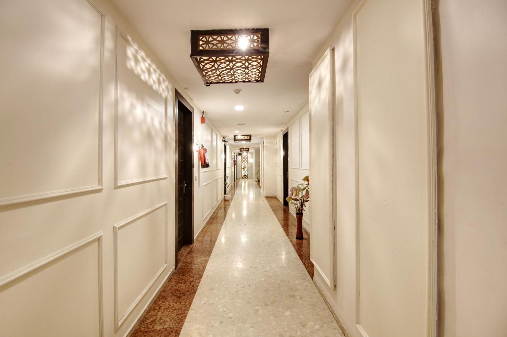 Hotel Wk Comfort - Near White Clove Nova Deli Exterior foto