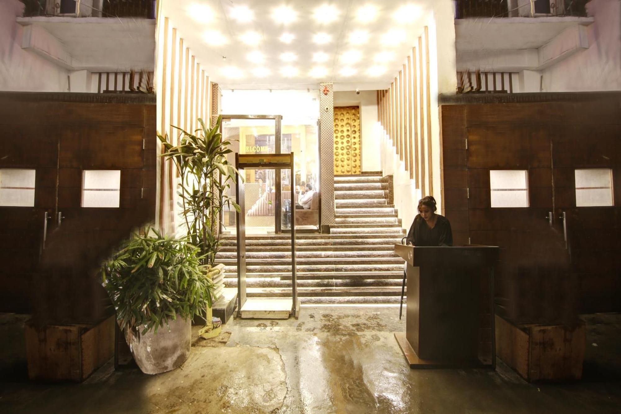 Hotel Wk Comfort - Near White Clove Nova Deli Exterior foto